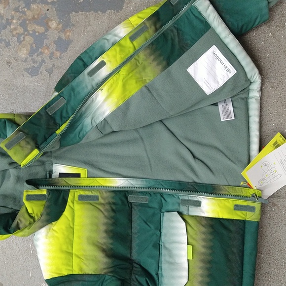 NEW! Boys' Puffer Jacket - All In Motion Green - Picture 9 of 16